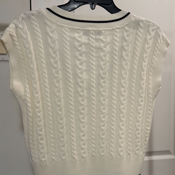 Cream cable knit sweater vest and skort set - Size Small by Sincerely Jules - Picture 2 of 7
